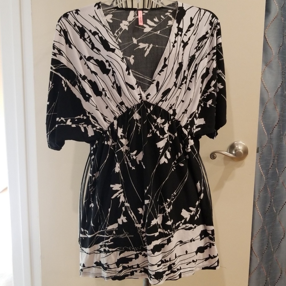 Eight Sixty blouse